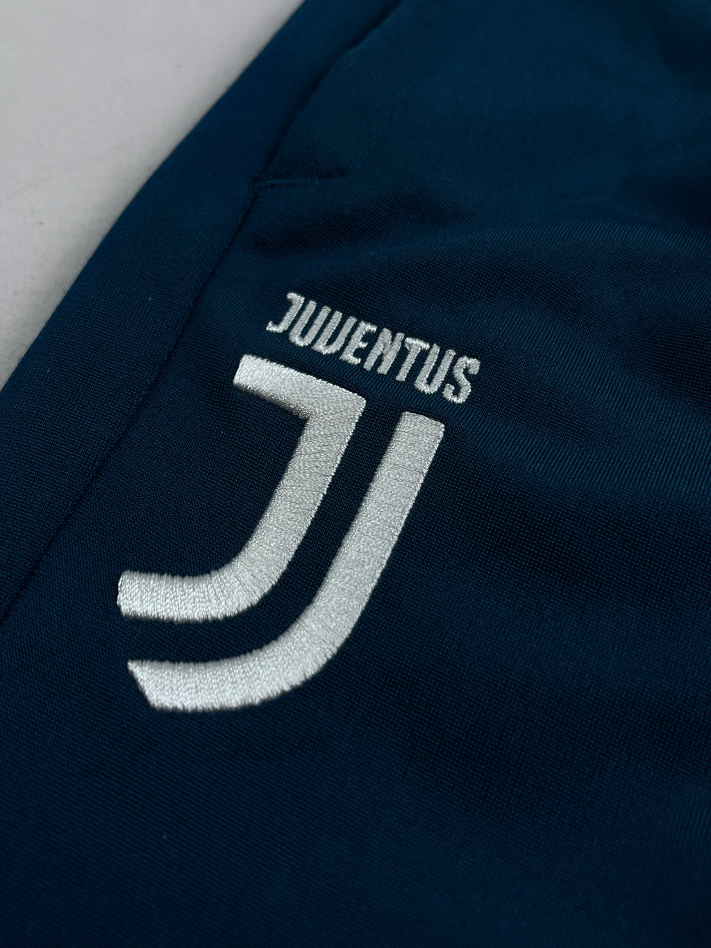 Adidas Juventus Trackpants (S)