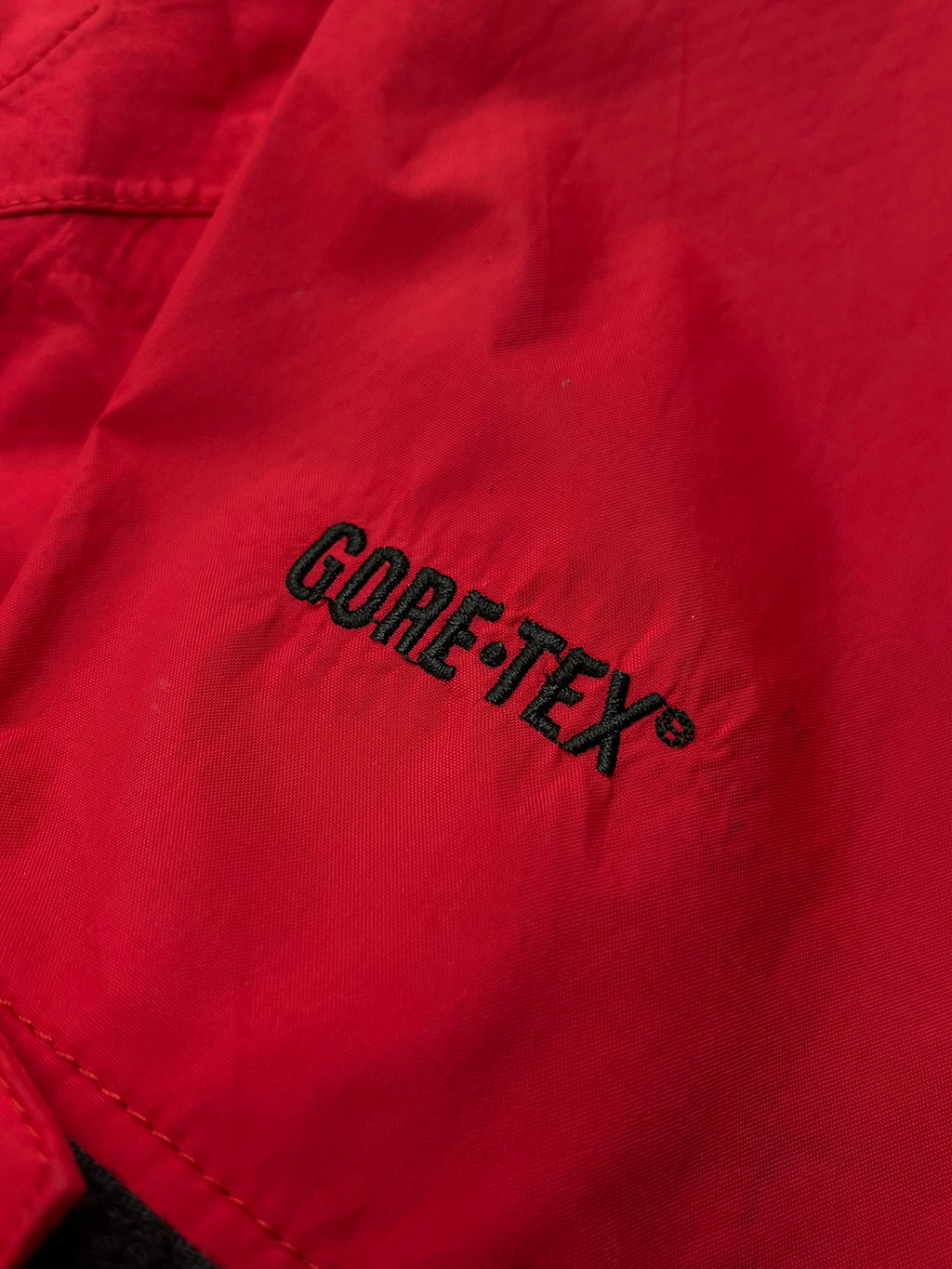 The North Face Gore-Tex Jacke (M) rot